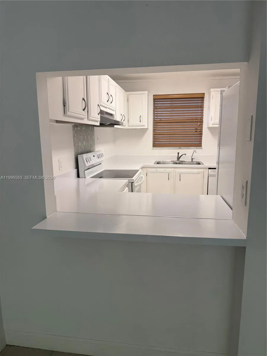 9410 Live Oak Pl 205, Davie, Florida 33324, Davie, Florida 33324, 2 Bedrooms Bedrooms, ,2 BathroomsBathrooms,Residential Lease,For Rent,9410 Live Oak Pl 205, Davie, Florida 33324,A11996583