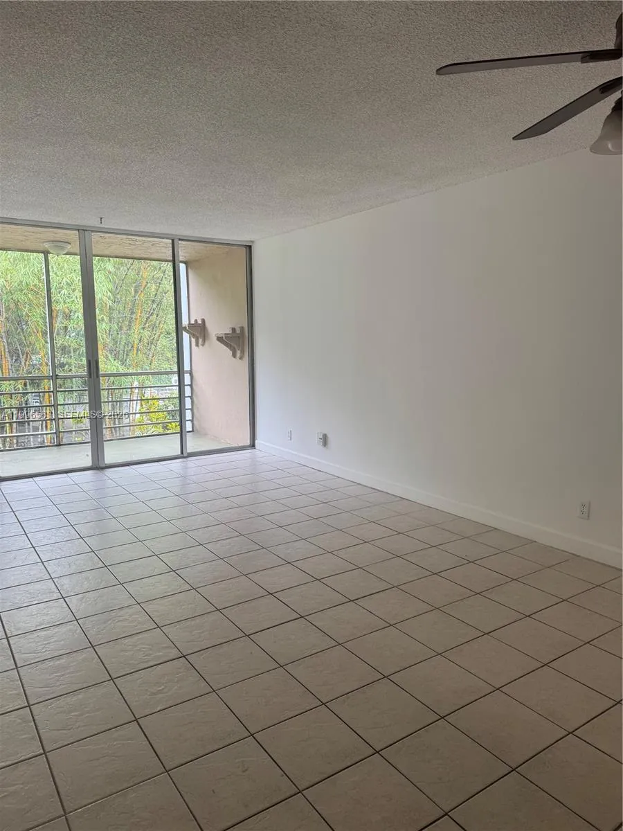 9410 Live Oak Pl 205, Davie, Florida 33324, Davie, Florida 33324, 2 Bedrooms Bedrooms, ,2 BathroomsBathrooms,Residential Lease,For Rent,9410 Live Oak Pl 205, Davie, Florida 33324,A11996583