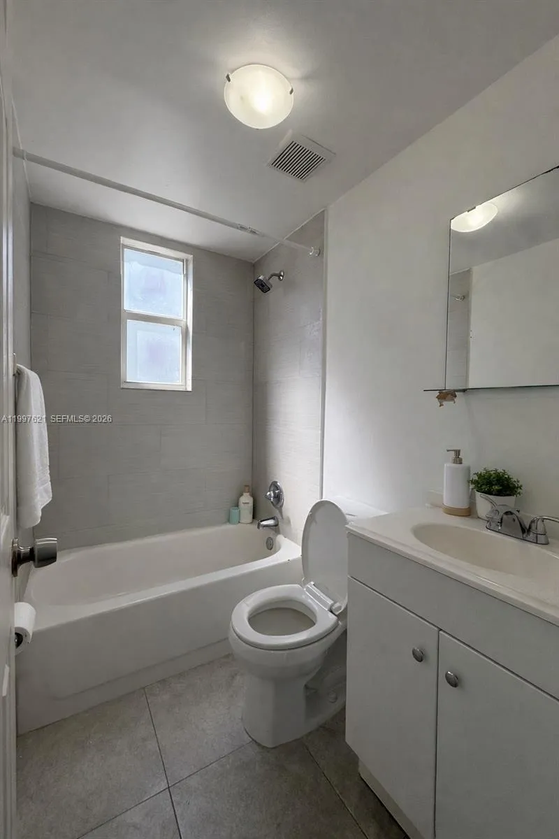 540 Nw 7th St 32, Miami, Florida 33136, Miami, Florida 33136, ,1 BathroomBathrooms,Residential Lease,For Rent,540 Nw 7th St 32, Miami, Florida 33136,A11997621