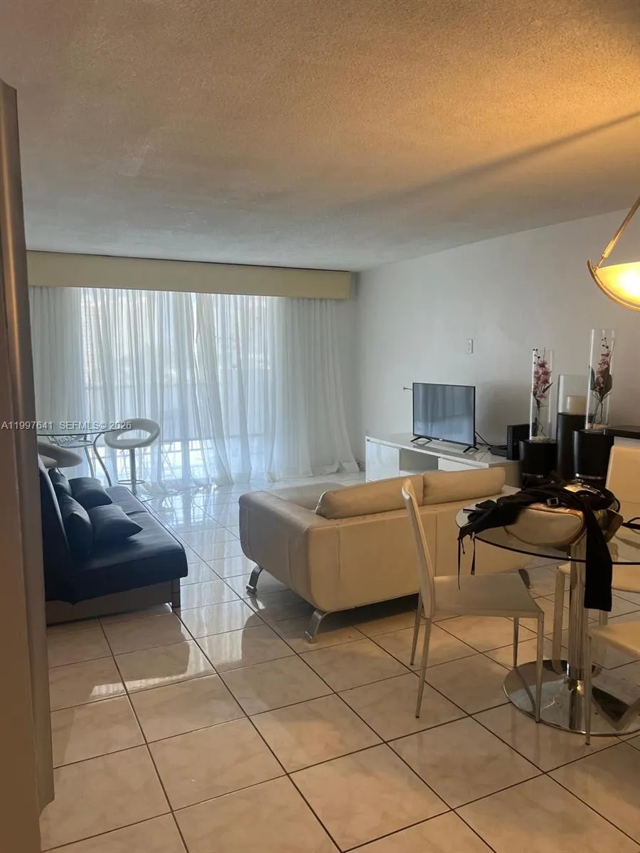 2750 Ne 183rd St 801, Aventura, Florida 33160, Aventura, Florida 33160, 1 Bedroom Bedrooms, ,1 BathroomBathrooms,Residential Lease,For Rent,2750 Ne 183rd St 801, Aventura, Florida 33160,A11997641