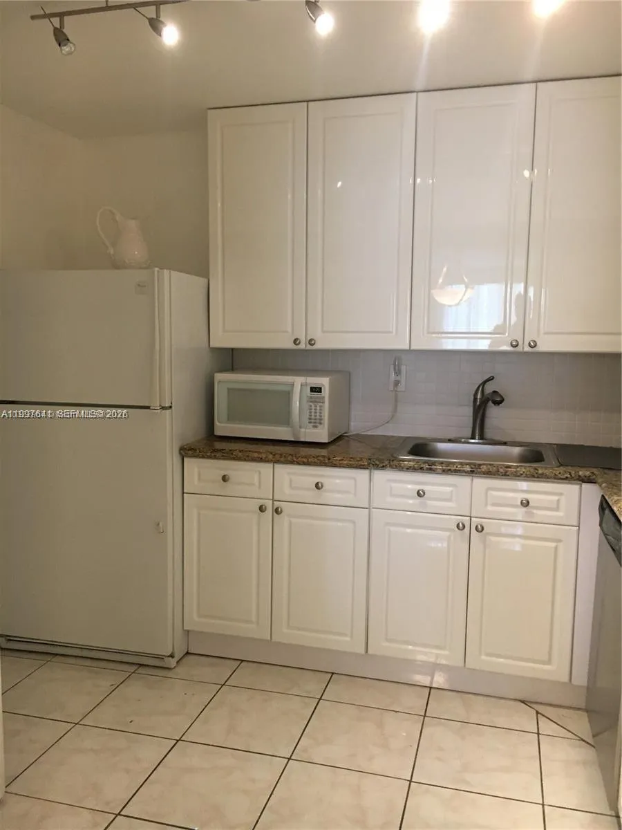 2750 Ne 183rd St 801, Aventura, Florida 33160, Aventura, Florida 33160, 1 Bedroom Bedrooms, ,1 BathroomBathrooms,Residential Lease,For Rent,2750 Ne 183rd St 801, Aventura, Florida 33160,A11997641