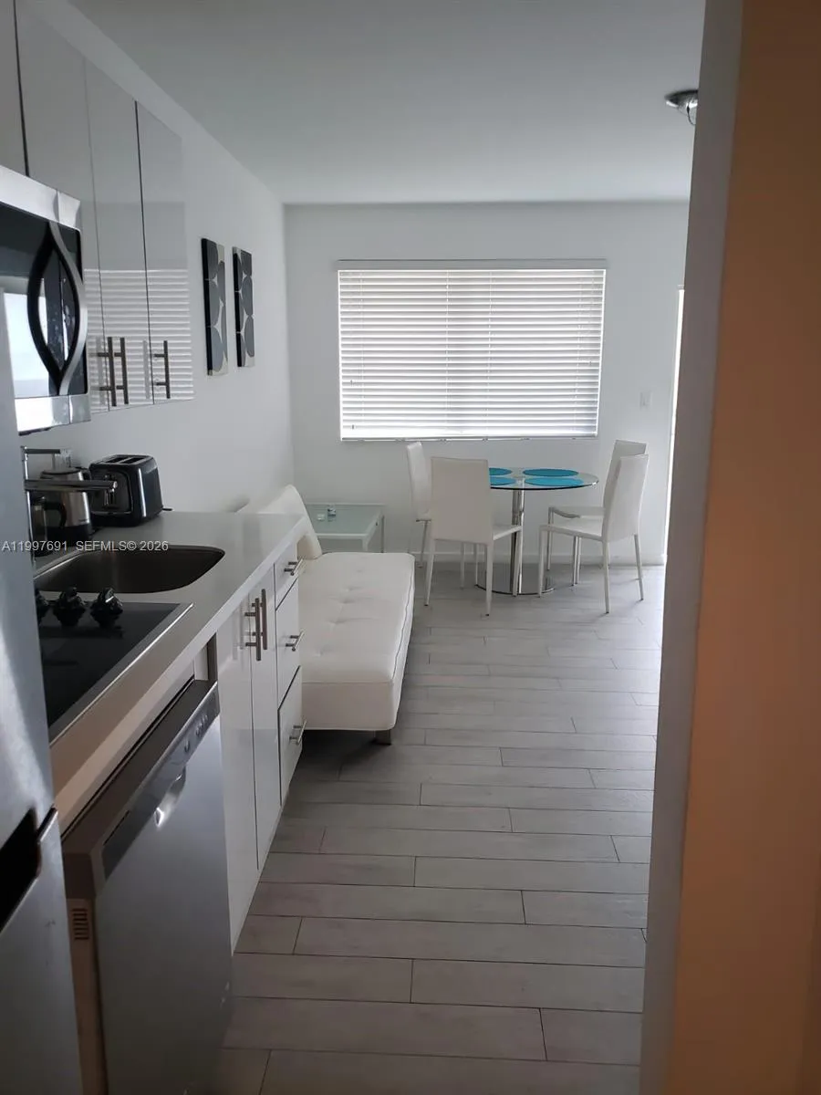 1601 Meridian Ave 105, Miami Beach, Florida 33139, Miami Beach, Florida 33139, 1 Bedroom Bedrooms, ,1 BathroomBathrooms,Residential Lease,For Rent,1601 Meridian Ave 105, Miami Beach, Florida 33139,A11997691