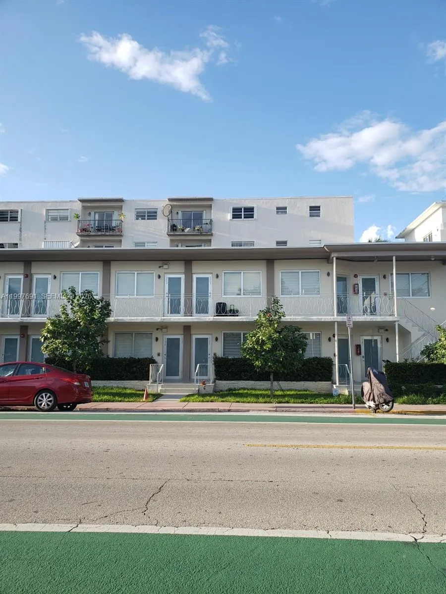 1601 Meridian Ave 105, Miami Beach, Florida 33139, Miami Beach, Florida 33139, 1 Bedroom Bedrooms, ,1 BathroomBathrooms,Residential Lease,For Rent,1601 Meridian Ave 105, Miami Beach, Florida 33139,A11997691