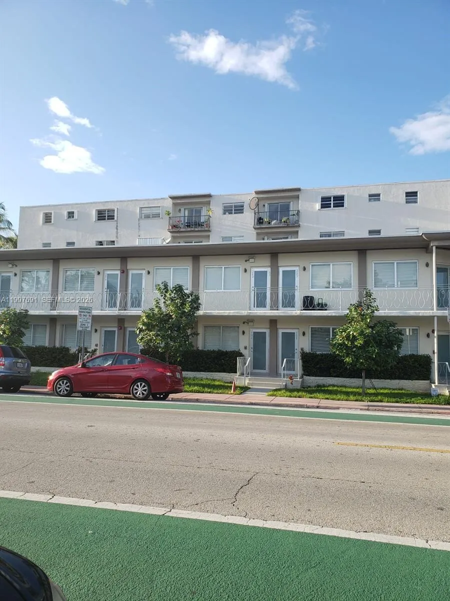 1601 Meridian Ave 105, Miami Beach, Florida 33139, Miami Beach, Florida 33139, 1 Bedroom Bedrooms, ,1 BathroomBathrooms,Residential Lease,For Rent,1601 Meridian Ave 105, Miami Beach, Florida 33139,A11997691