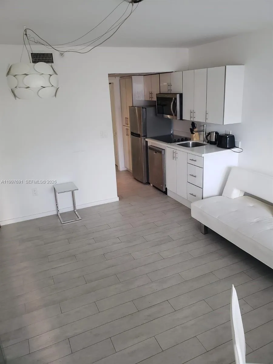 1601 Meridian Ave 105, Miami Beach, Florida 33139, Miami Beach, Florida 33139, 1 Bedroom Bedrooms, ,1 BathroomBathrooms,Residential Lease,For Rent,1601 Meridian Ave 105, Miami Beach, Florida 33139,A11997691