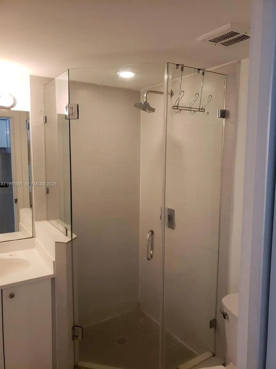 1601 Meridian Ave 105, Miami Beach, Florida 33139, Miami Beach, Florida 33139, 1 Bedroom Bedrooms, ,1 BathroomBathrooms,Residential Lease,For Rent,1601 Meridian Ave 105, Miami Beach, Florida 33139,A11997691