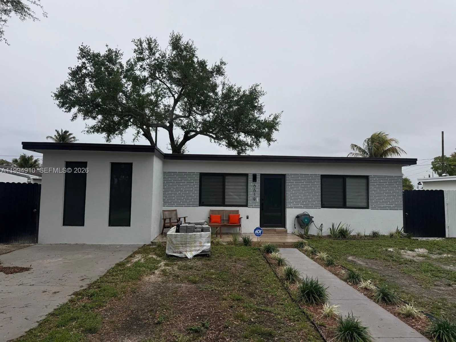 6619 Sw 2nd Ct, Pembroke Pines, Florida 33023, Pembroke Pines, Florida 33023, 3 Bedrooms Bedrooms, ,3 BathroomsBathrooms,Residential Lease,For Rent,6619 Sw 2nd Ct, Pembroke Pines, Florida 33023,A11994910