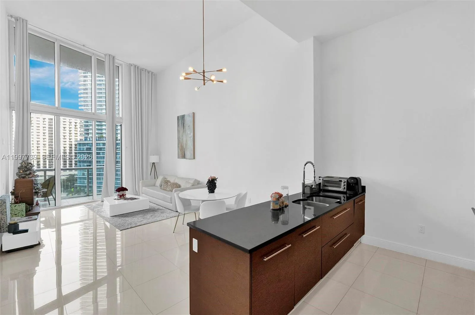 465 Brickell Ave 1406, Miami, Florida 33131, Miami, Florida 33131, 1 Bedroom Bedrooms, ,1 BathroomBathrooms,Residential Lease,For Rent,465 Brickell Ave 1406, Miami, Florida 33131,A11997739