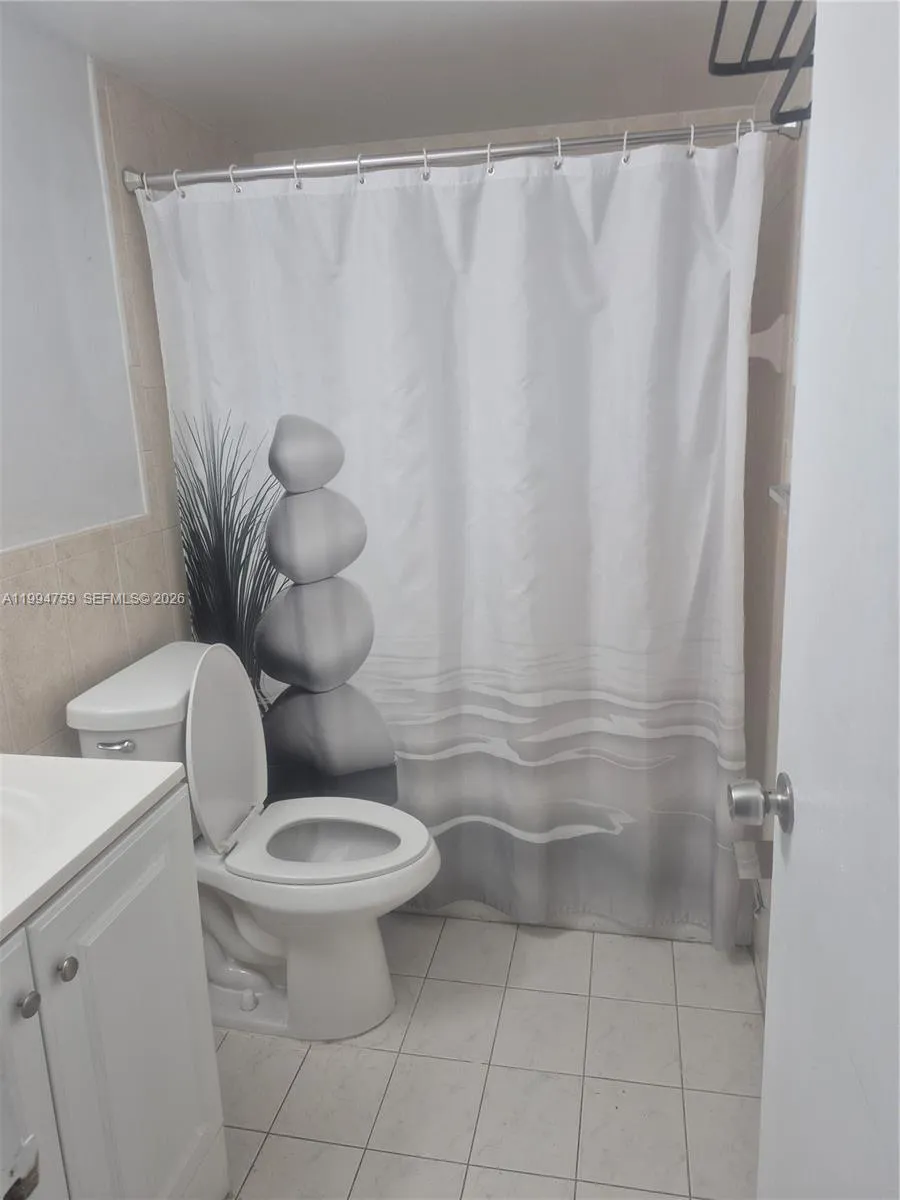 4707 Nw 7th St 103-8, Miami, Florida 33126, Miami, Florida 33126, 1 Bedroom Bedrooms, ,1 BathroomBathrooms,Residential Lease,For Rent,4707 Nw 7th St 103-8, Miami, Florida 33126,A11994759