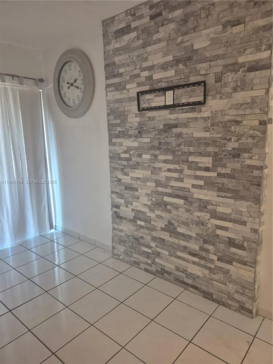 4707 Nw 7th St 103-8, Miami, Florida 33126, Miami, Florida 33126, 1 Bedroom Bedrooms, ,1 BathroomBathrooms,Residential Lease,For Rent,4707 Nw 7th St 103-8, Miami, Florida 33126,A11994759