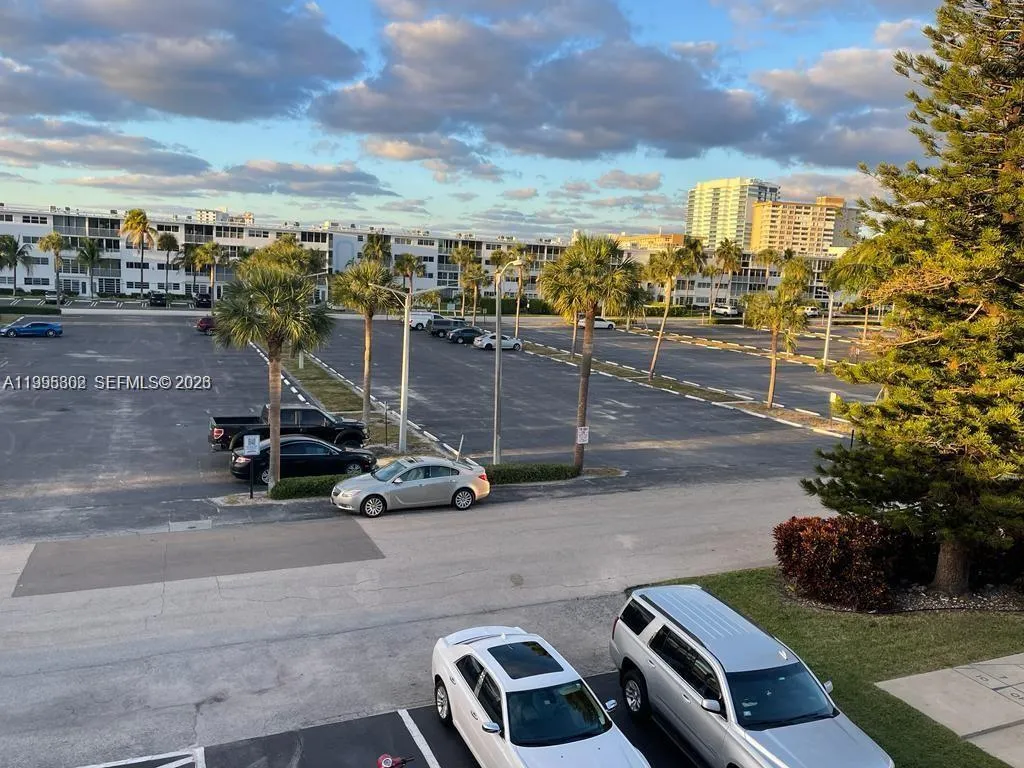 3200 Ne 7th Ct 306c, Pompano Beach, Florida 33062, Pompano Beach, Florida 33062, 1 Bedroom Bedrooms, ,1 BathroomBathrooms,Residential,For Sale,3200 Ne 7th Ct 306c, Pompano Beach, Florida 33062,A11995302