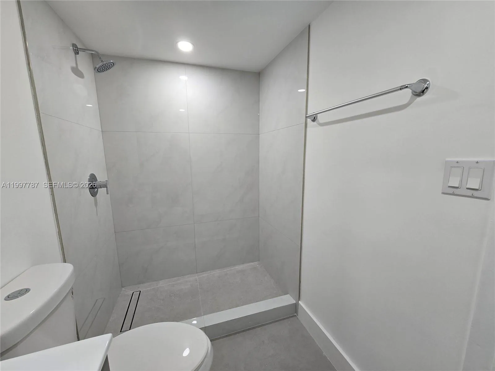 4550 Nw 9th St 304e, Miami, Florida 33126, Miami, Florida 33126, 1 Bedroom Bedrooms, ,1 BathroomBathrooms,Residential Lease,For Rent,4550 Nw 9th St 304e, Miami, Florida 33126,A11997787