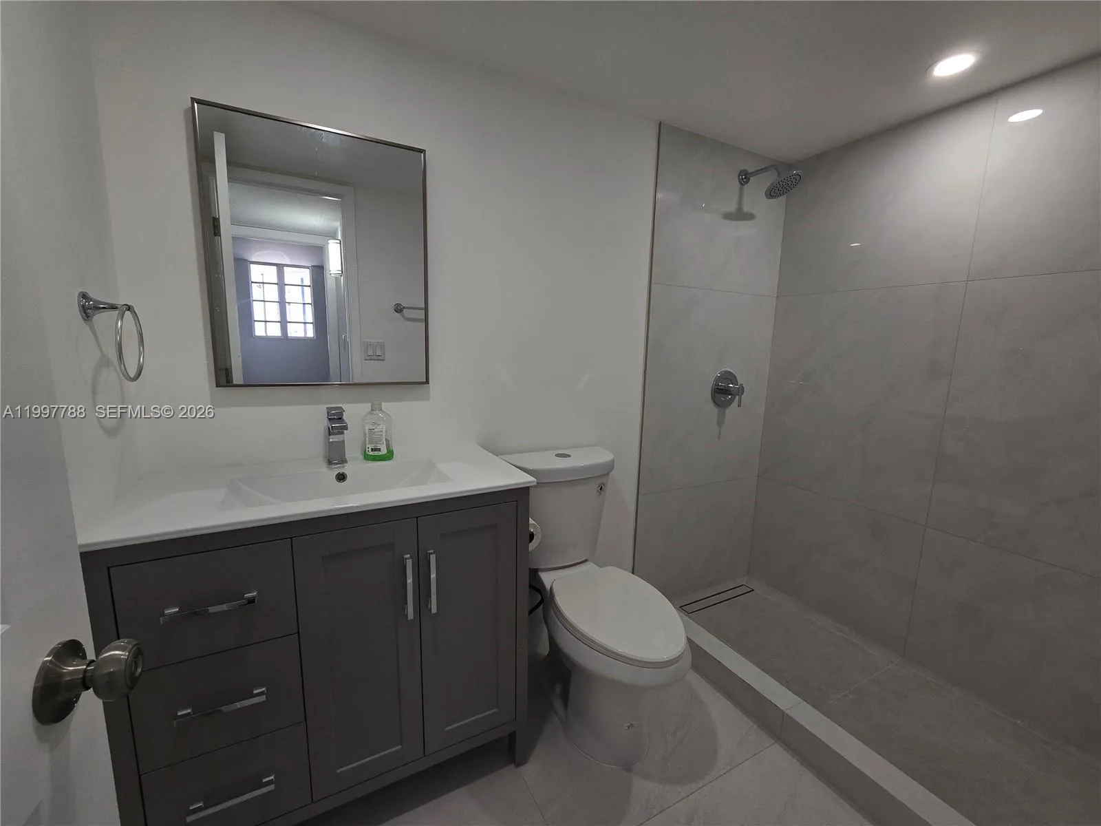 4550 Nw 9th St 311e, Miami, Florida 33126, Miami, Florida 33126, 1 Bedroom Bedrooms, ,1 BathroomBathrooms,Residential Lease,For Rent,4550 Nw 9th St 311e, Miami, Florida 33126,A11997788