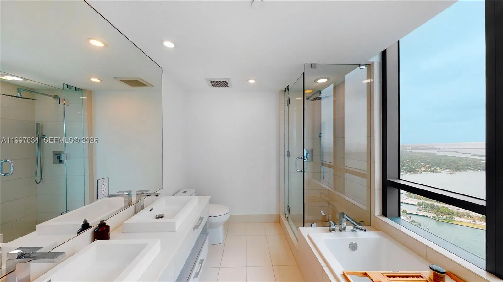 650 Ne 32nd St 4607, Miami, Florida 33137, Miami, Florida 33137, 1 Bedroom Bedrooms, ,2 BathroomsBathrooms,Residential Lease,For Rent,650 Ne 32nd St 4607, Miami, Florida 33137,A11997834