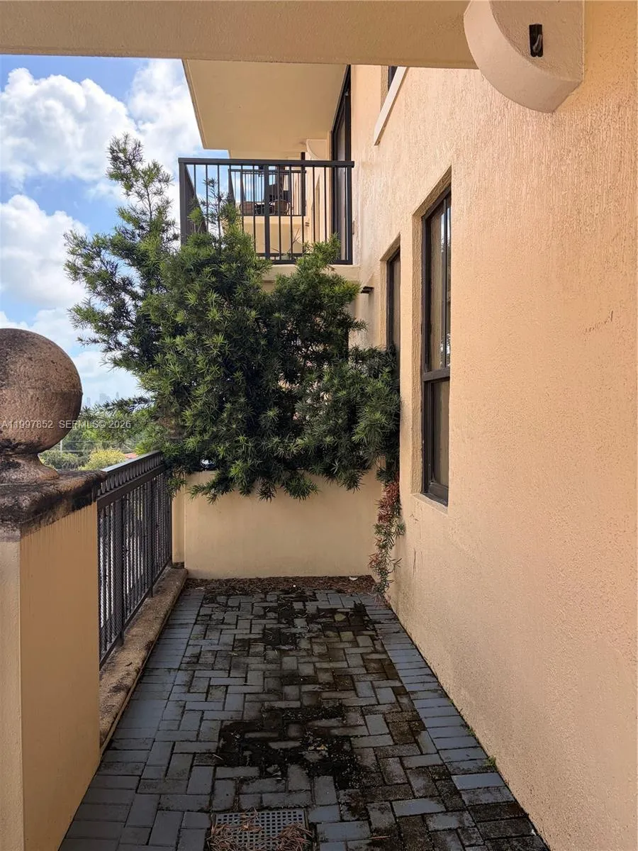 55 Merrick Way 534, Coral Gables, Florida 33134, Coral Gables, Florida 33134, 1 Bedroom Bedrooms, ,1 BathroomBathrooms,Residential Lease,For Rent,55 Merrick Way 534, Coral Gables, Florida 33134,A11997852