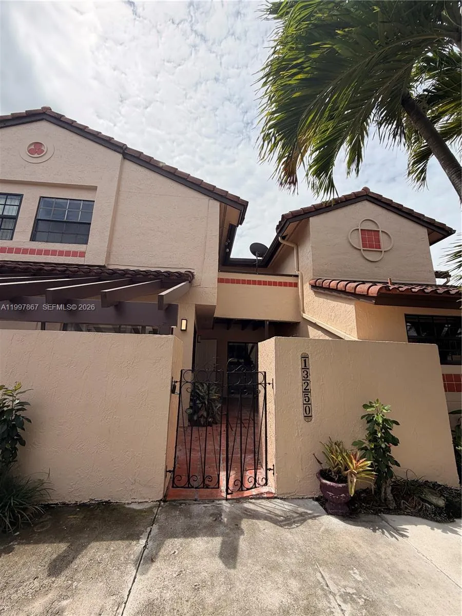 13250 Sw 114th Ter 13250, Miami, Florida 33186, Miami, Florida 33186, 2 Bedrooms Bedrooms, ,2 BathroomsBathrooms,Residential Lease,For Rent,13250 Sw 114th Ter 13250, Miami, Florida 33186,A11997867