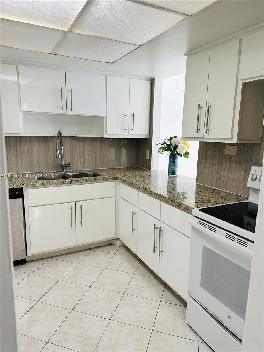 1301 Ne Miami Gardens Dr 724w, Miami, Florida 3317, Miami, Florida 33179, 1 Bedroom Bedrooms, ,2 BathroomsBathrooms,Residential Lease,For Rent,1301 Ne Miami Gardens Dr 724w, Miami, Florida 3317,A11997424