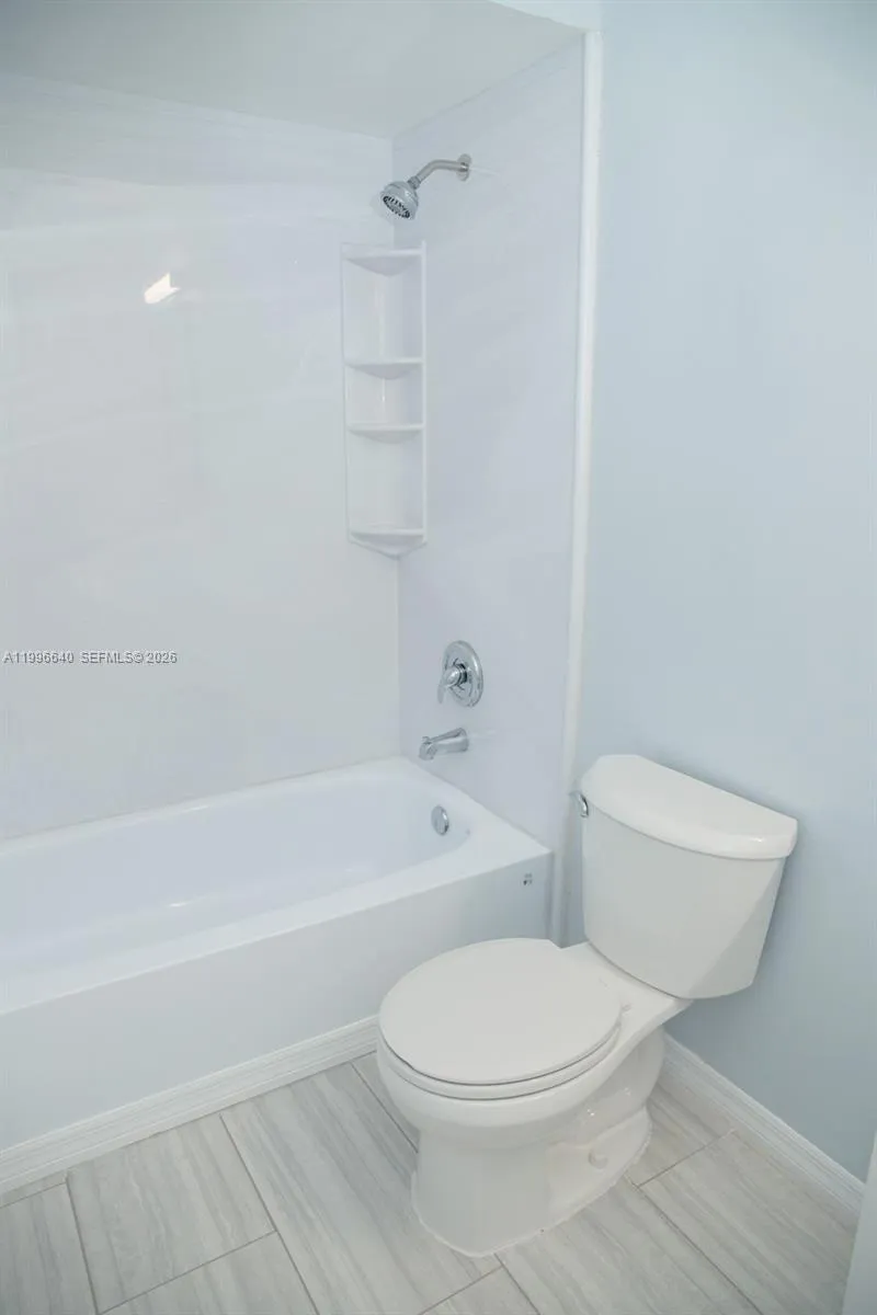 3 bathroom third floor