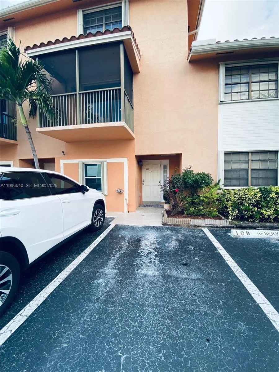 9890 Hammocks Blvd 107-56, Miami, Florida 33196, Miami, Florida 33196, 4 Bedrooms Bedrooms, ,3 BathroomsBathrooms,Residential Lease,For Rent,9890 Hammocks Blvd 107-56, Miami, Florida 33196,A11996640