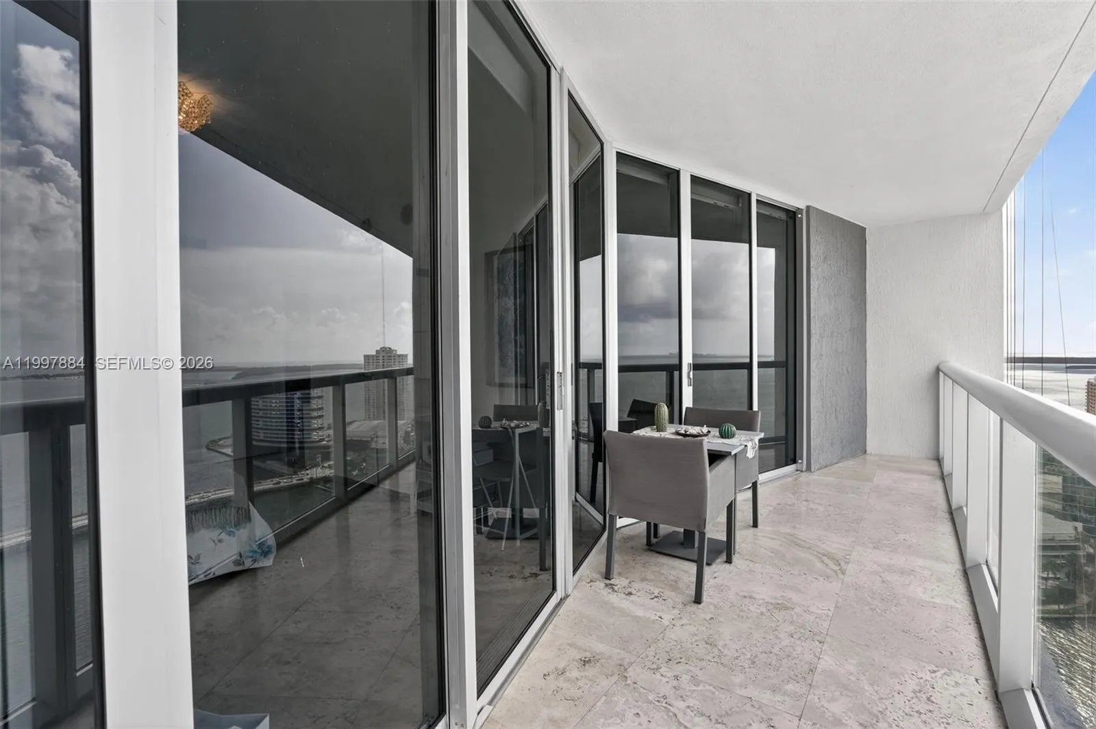 495 Se Brickell Ave 2807, Miami, Florida 33131, Miami, Florida 33131, 1 Bedroom Bedrooms, ,1 BathroomBathrooms,Residential Lease,For Rent,495 Se Brickell Ave 2807, Miami, Florida 33131,A11997884