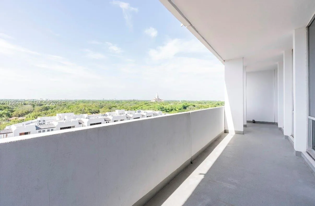 700 Biltmore Way 1004, Coral Gables, Florida 33134, Coral Gables, Florida 33134, 1 Bedroom Bedrooms, ,1 BathroomBathrooms,Residential Lease,For Rent,700 Biltmore Way 1004, Coral Gables, Florida 33134,A11996678