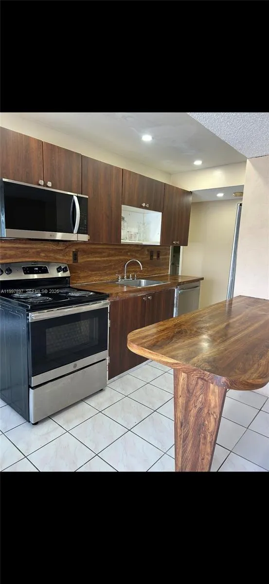 9340 W Flagler St 104b, Miami, Florida 33174, Miami, Florida 33174, 2 Bedrooms Bedrooms, ,1 BathroomBathrooms,Residential Lease,For Rent,9340 W Flagler St 104b, Miami, Florida 33174,A11997897
