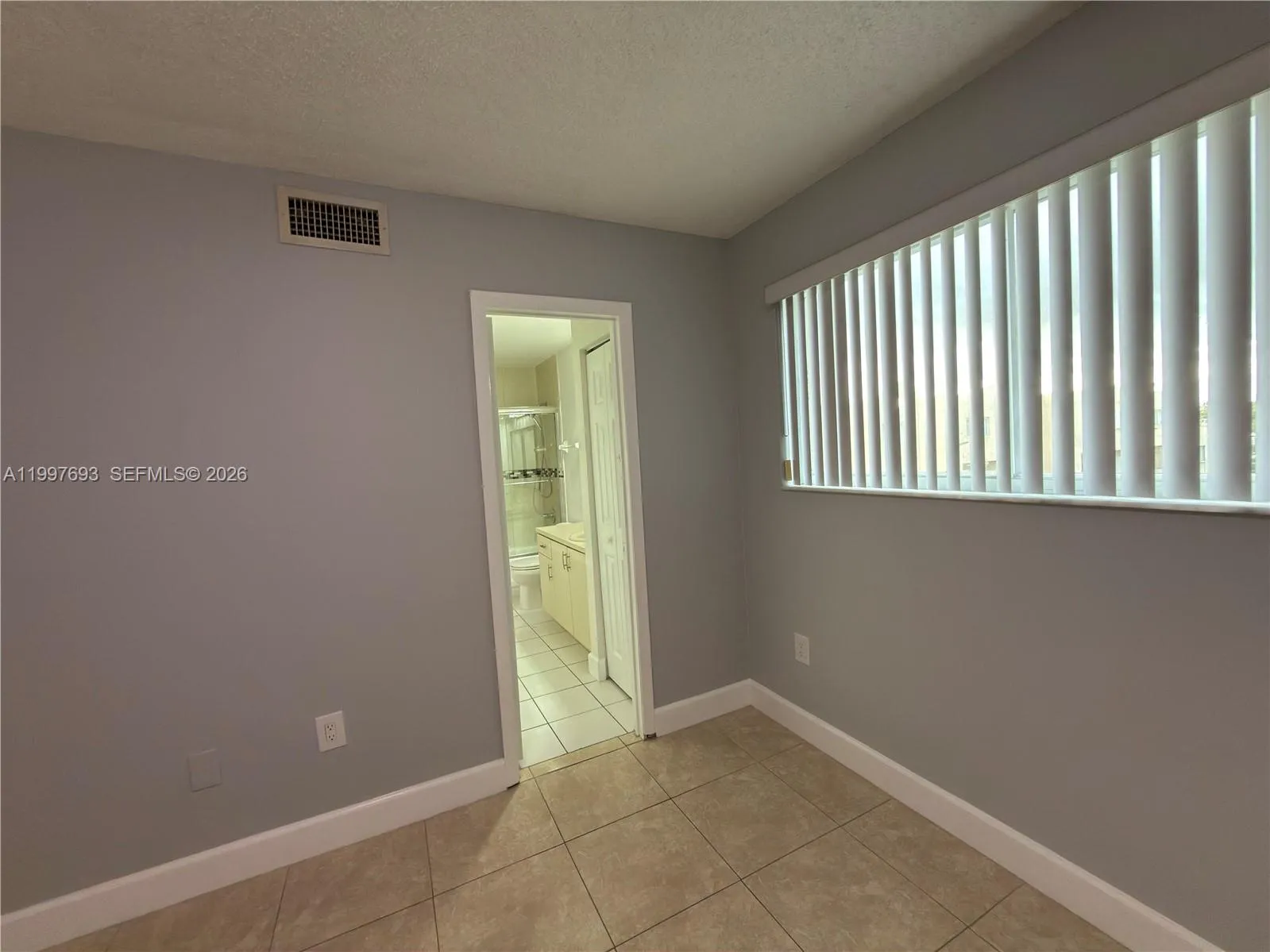 2630 W 76th St 201, Hialeah, Florida 33016, Hialeah, Florida 33016, 2 Bedrooms Bedrooms, ,1 BathroomBathrooms,Residential Lease,For Rent,2630 W 76th St 201, Hialeah, Florida 33016,A11997693