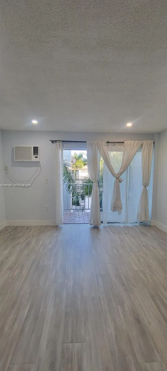Miami Beach, Florida 33139, ,1 BathroomBathrooms,Residential Lease,For Rent,A11997980