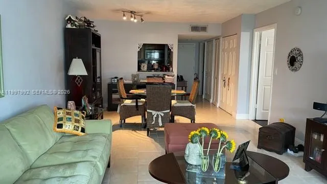 100 Lakeview Dr 103, Weston, Florida 33326, Weston, Florida 33326, 1 Bedroom Bedrooms, ,1 BathroomBathrooms,Residential Lease,For Rent,100 Lakeview Dr 103, Weston, Florida 33326,A11997992