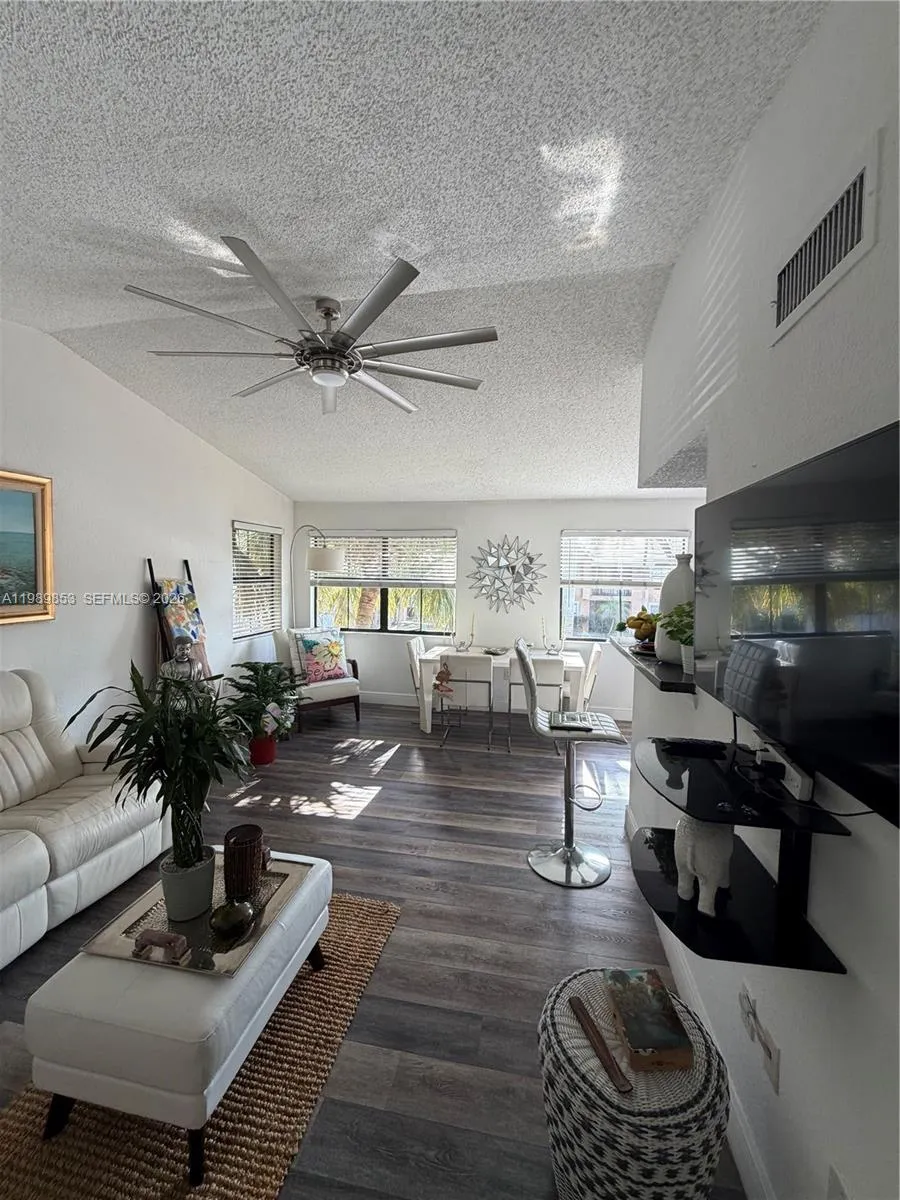 10670 Sw 156th Pl 308, Miami, Florida 33196, Miami, Florida 33196, 1 Bedroom Bedrooms, ,1 BathroomBathrooms,Residential,For Sale,10670 Sw 156th Pl 308, Miami, Florida 33196,A11989853