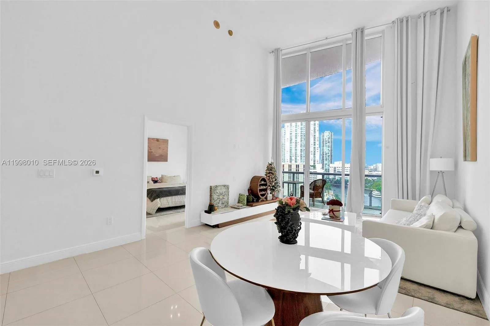 465 Brickell Ave 1406, Miami, Florida 33131, Miami, Florida 33131, 1 Bedroom Bedrooms, ,1 BathroomBathrooms,Residential,For Sale,465 Brickell Ave 1406, Miami, Florida 33131,A11998010
