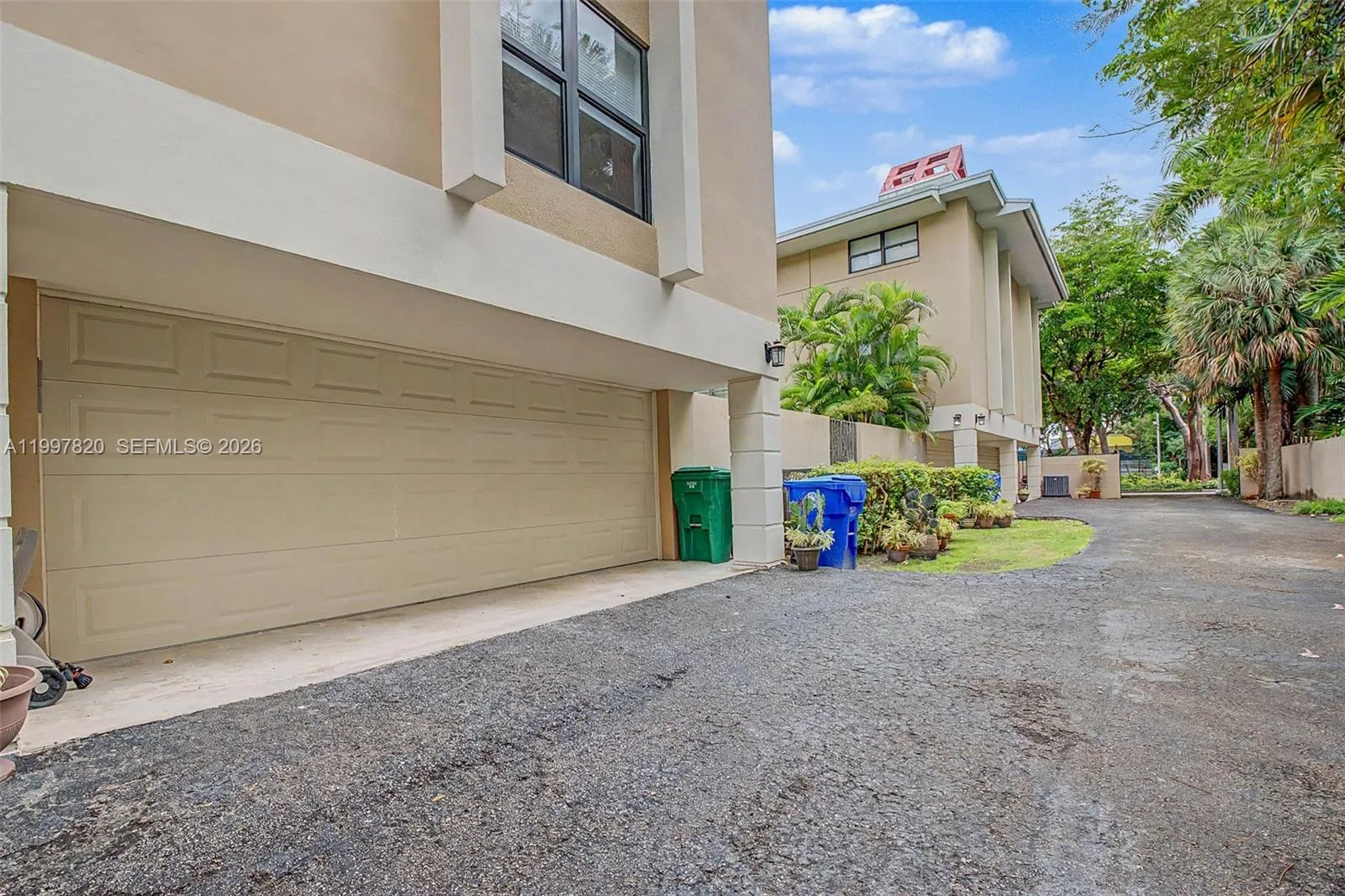 2000 Brickell Ave 2004, Miami, Florida 33129, Miami, Florida 33129, 2 Bedrooms Bedrooms, ,2 BathroomsBathrooms,Residential Lease,For Rent,2000 Brickell Ave 2004, Miami, Florida 33129,A11997820