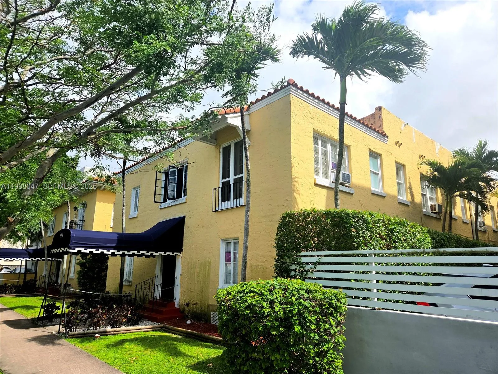 126 Mendoza Ave 9, Coral Gables, Florida 33134, Coral Gables, Florida 33134, ,1 BathroomBathrooms,Residential Lease,For Rent,126 Mendoza Ave 9, Coral Gables, Florida 33134,A11998047
