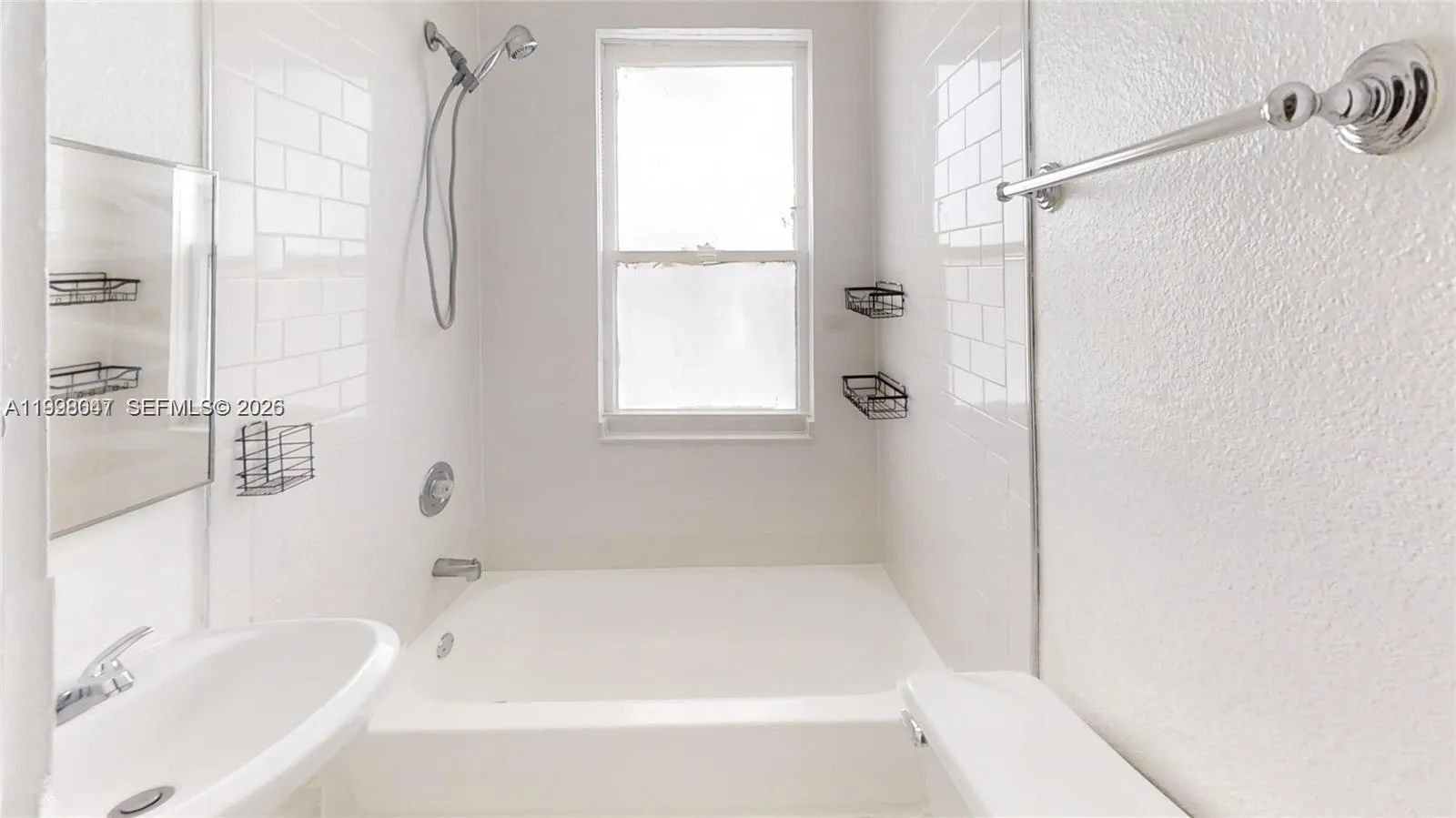 126 Mendoza Ave 9, Coral Gables, Florida 33134, Coral Gables, Florida 33134, ,1 BathroomBathrooms,Residential Lease,For Rent,126 Mendoza Ave 9, Coral Gables, Florida 33134,A11998047