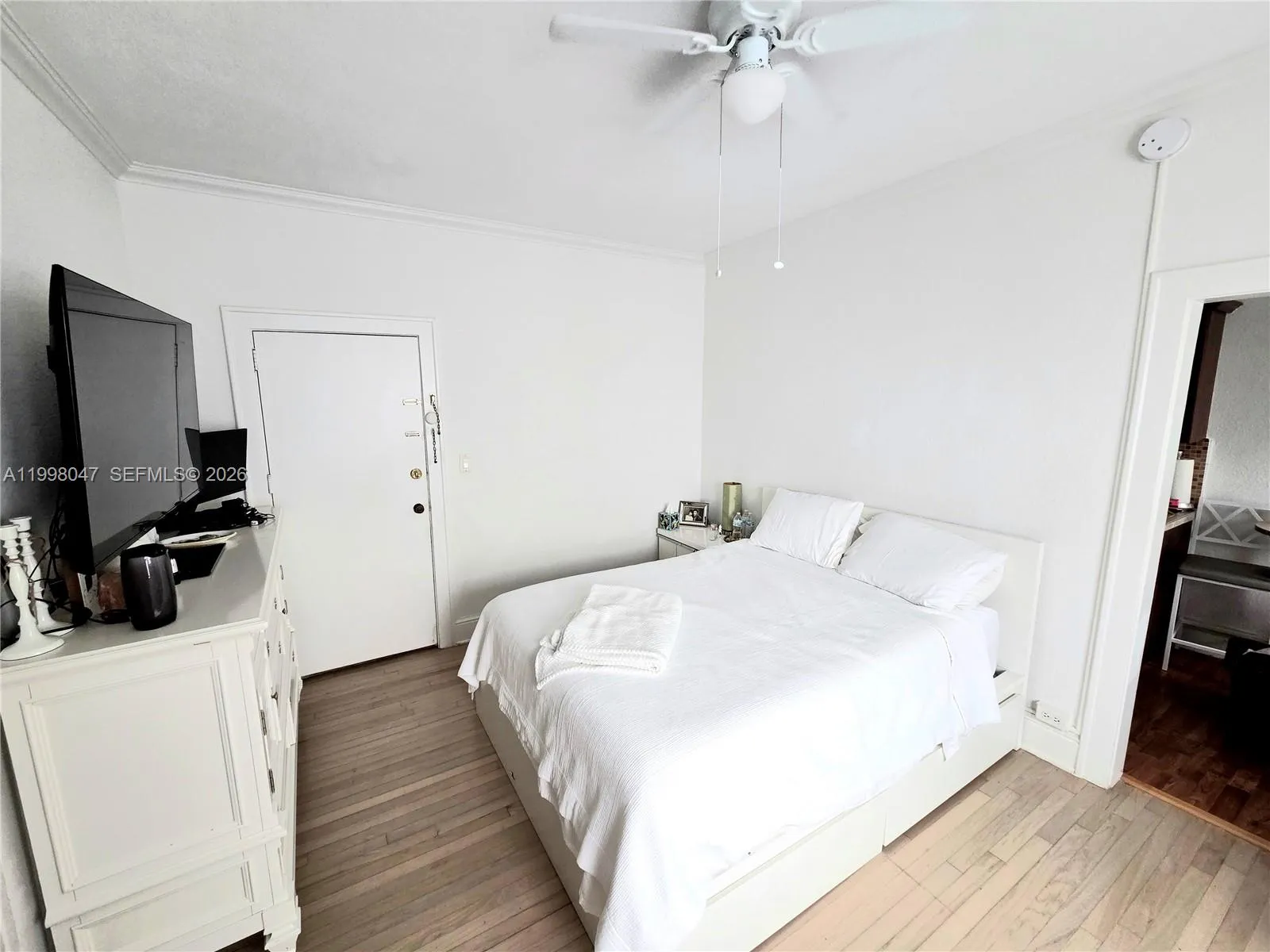 126 Mendoza Ave 9, Coral Gables, Florida 33134, Coral Gables, Florida 33134, ,1 BathroomBathrooms,Residential Lease,For Rent,126 Mendoza Ave 9, Coral Gables, Florida 33134,A11998047