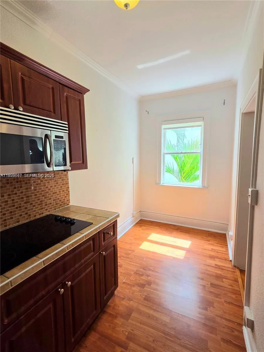 126 Mendoza Ave 9, Coral Gables, Florida 33134, Coral Gables, Florida 33134, ,1 BathroomBathrooms,Residential Lease,For Rent,126 Mendoza Ave 9, Coral Gables, Florida 33134,A11998047
