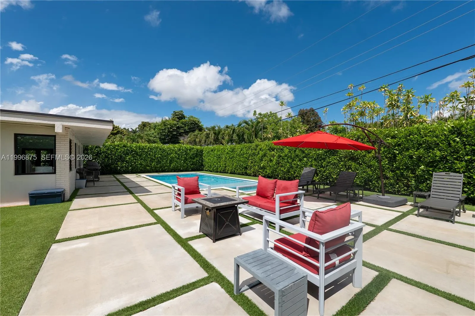 Heated Pool 15x30 with 5x9 Flush Spa