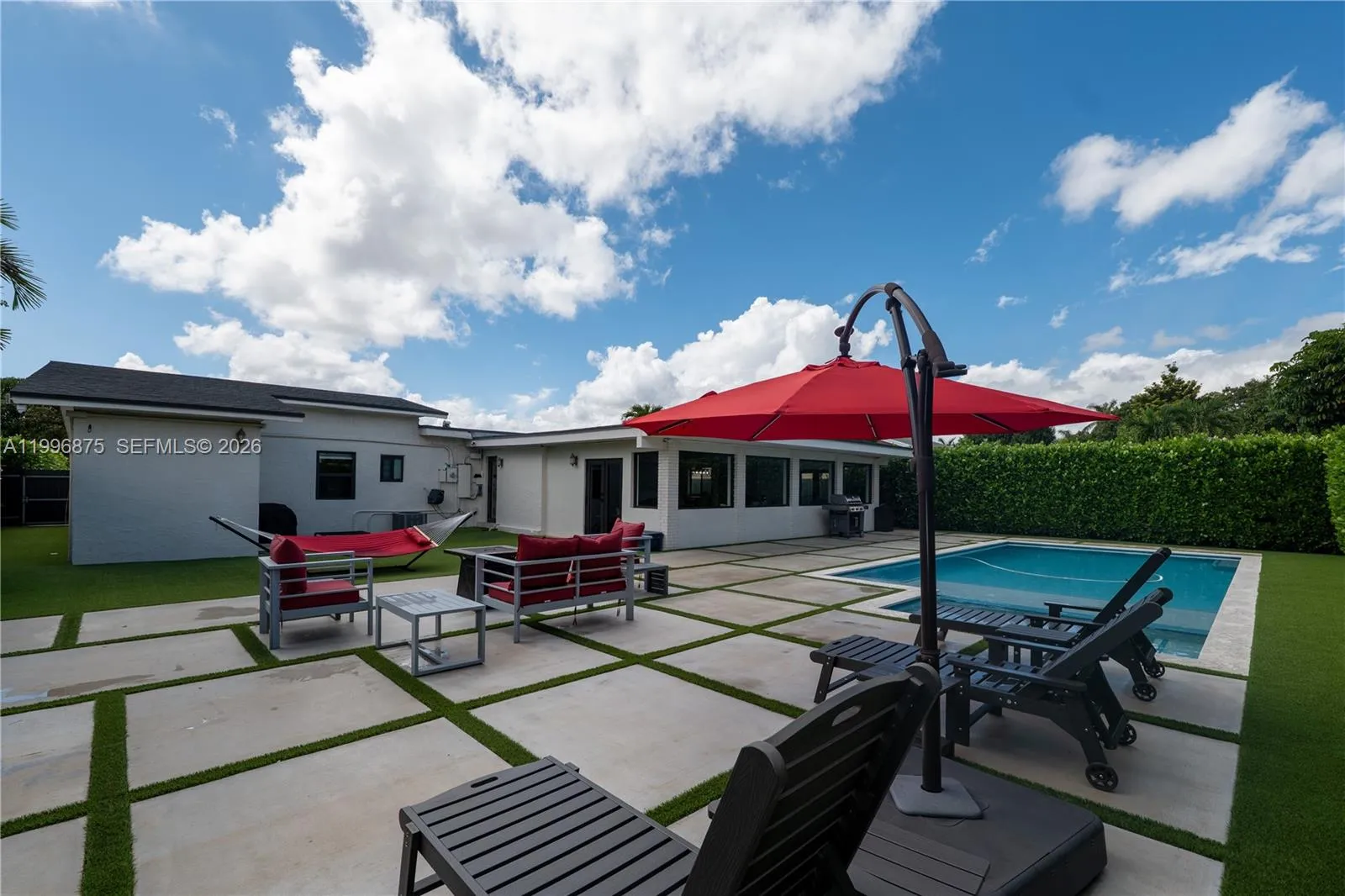 Heated Pool 15x30 with 5x9 Flush Spa