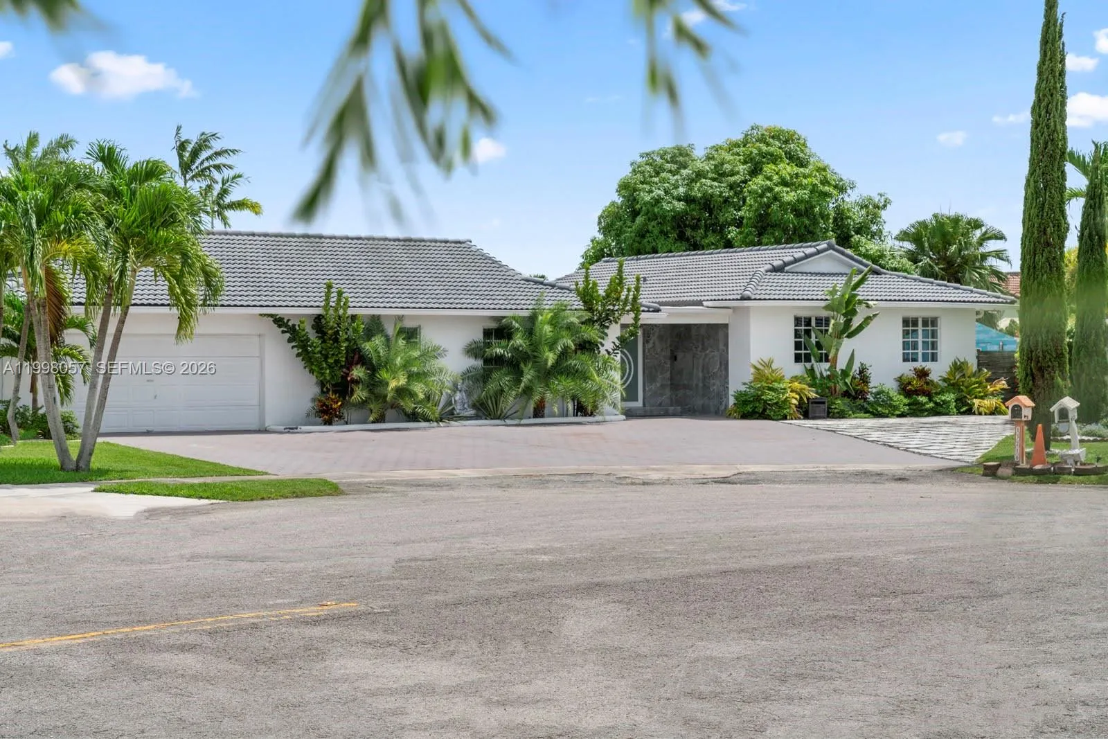 Miami, Florida 33175, 7 Bedrooms Bedrooms, ,6 BathroomsBathrooms,Residential,For Sale,A11998057