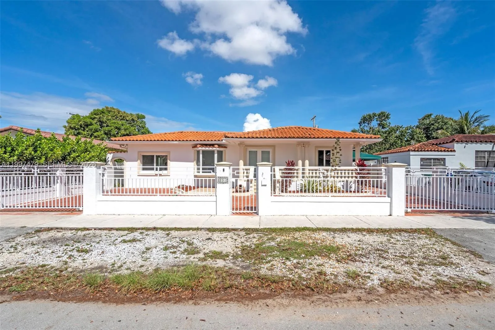 201 Sw 51st Ct 1, Miami, Florida 33134, Miami, Florida 33134, 3 Bedrooms Bedrooms, ,2 BathroomsBathrooms,Residential Lease,For Rent,201 Sw 51st Ct 1, Miami, Florida 33134,A11997479