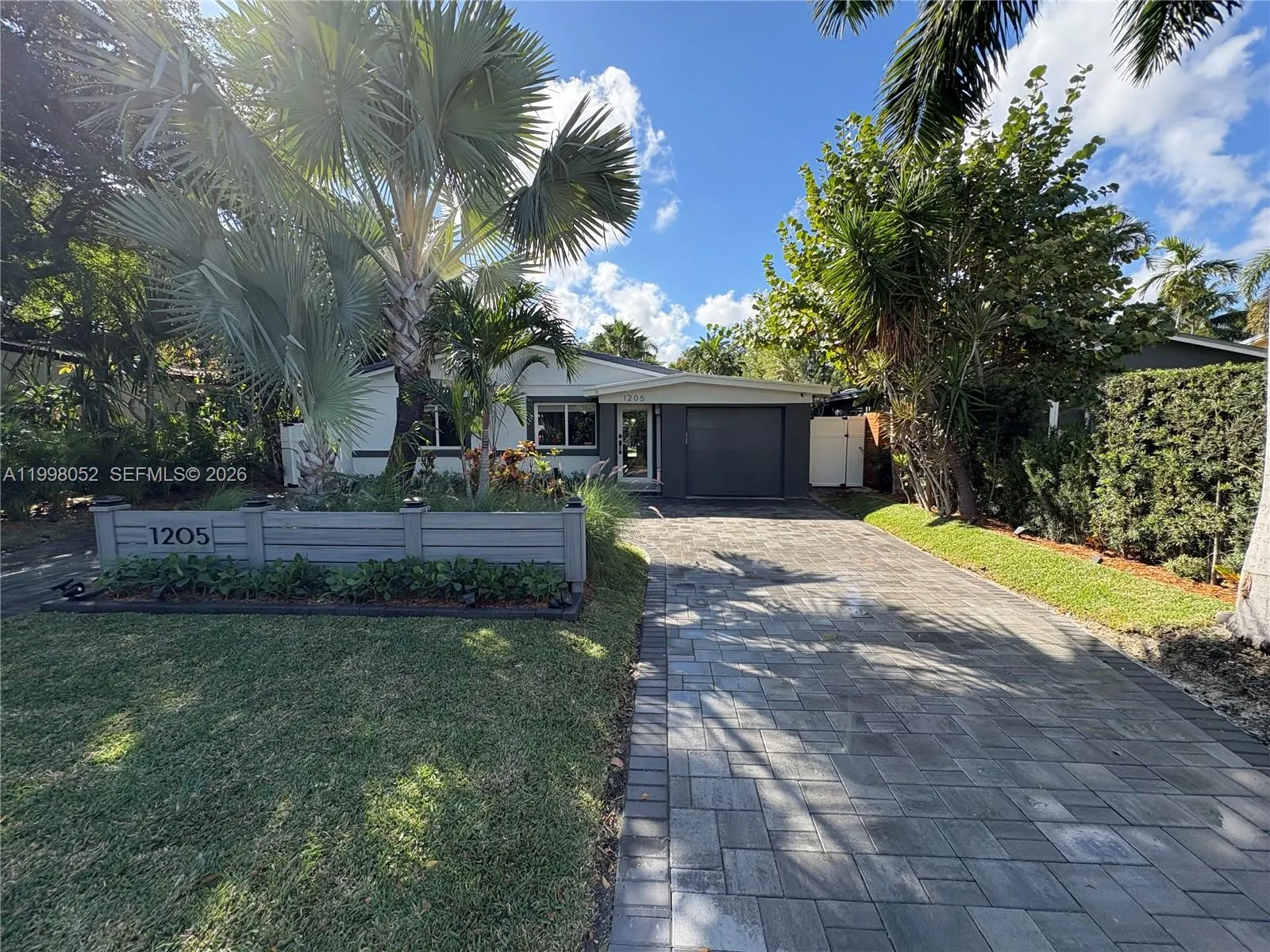 1205 Ne 17th Ter, Fort Lauderdale, Florida 33304, Fort Lauderdale, Florida 33304, 3 Bedrooms Bedrooms, ,2 BathroomsBathrooms,Residential,For Sale,1205 Ne 17th Ter, Fort Lauderdale, Florida 33304,A11998052