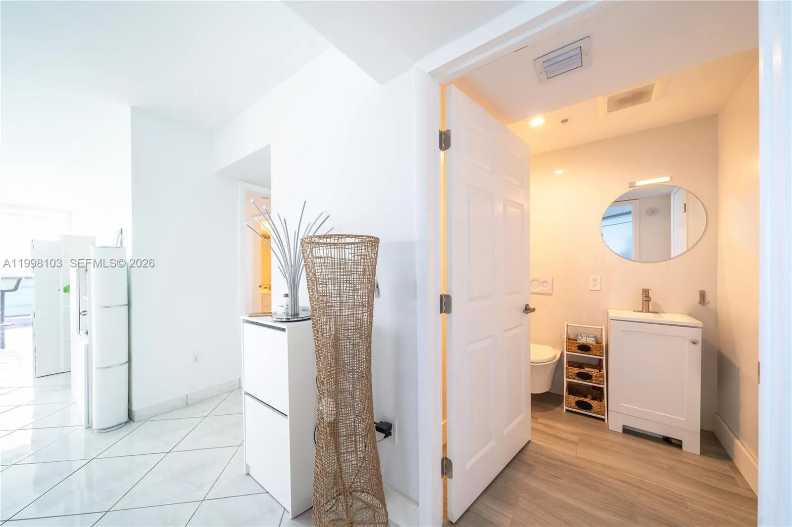 6301 Collins Ave 2802, Miami Beach, Florida 33141, Miami Beach, Florida 33141, 3 Bedrooms Bedrooms, ,3 BathroomsBathrooms,Residential,For Sale,6301 Collins Ave 2802, Miami Beach, Florida 33141,A11998103