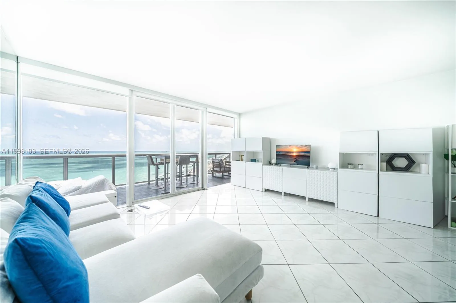 6301 Collins Ave 2802, Miami Beach, Florida 33141, Miami Beach, Florida 33141, 3 Bedrooms Bedrooms, ,3 BathroomsBathrooms,Residential,For Sale,6301 Collins Ave 2802, Miami Beach, Florida 33141,A11998103
