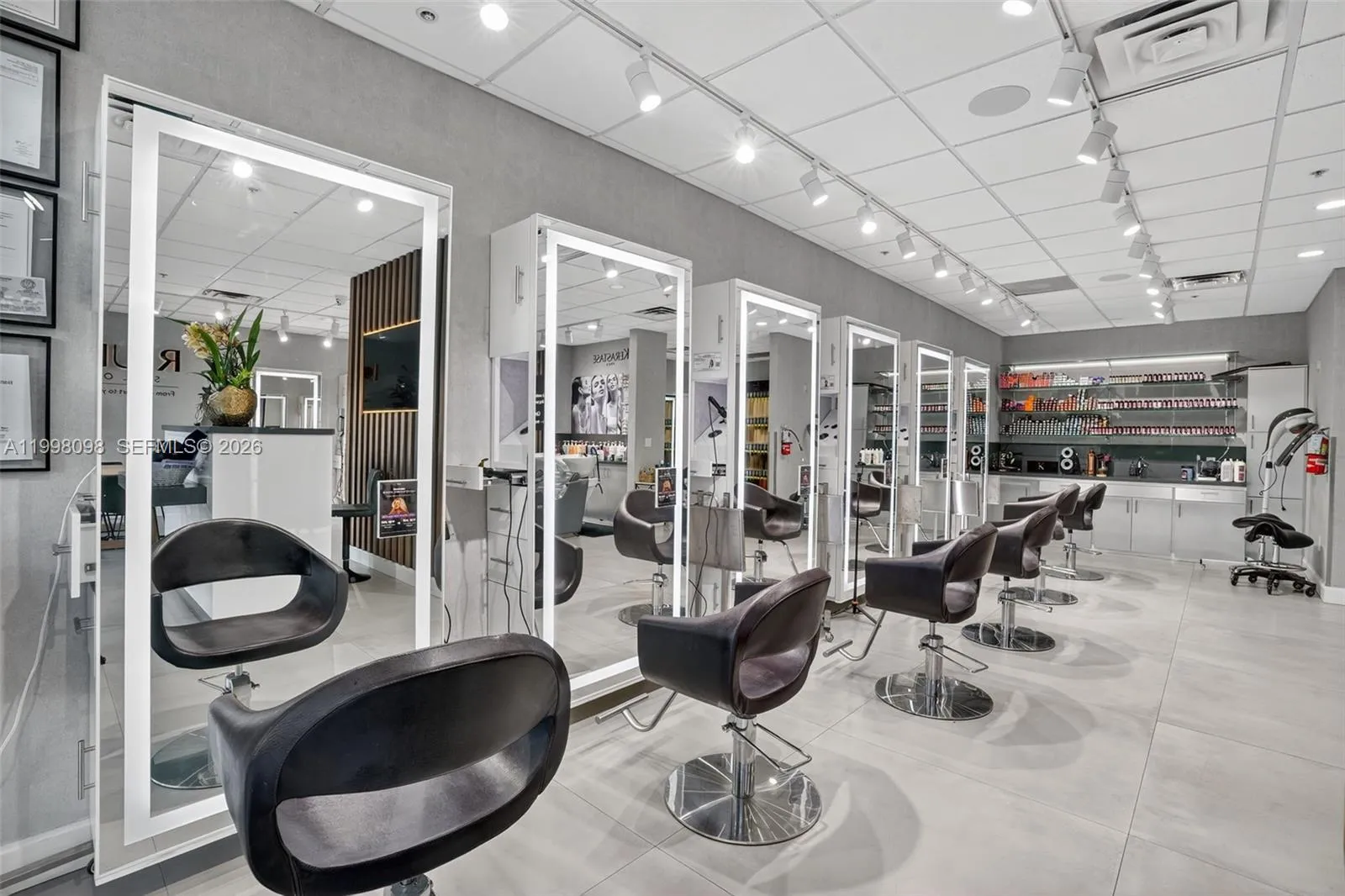 Beauty Salon For Sale In Hialeah, Hialeah, Florida, Hialeah, Florida 33015, ,Commercial Sale,For Sale,Beauty Salon For Sale In Hialeah, Hialeah, Florida,A11998098