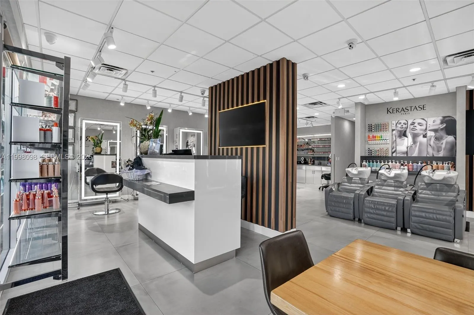 Beauty Salon For Sale In Hialeah, Hialeah, Florida, Hialeah, Florida 33015, ,Commercial Sale,For Sale,Beauty Salon For Sale In Hialeah, Hialeah, Florida,A11998098