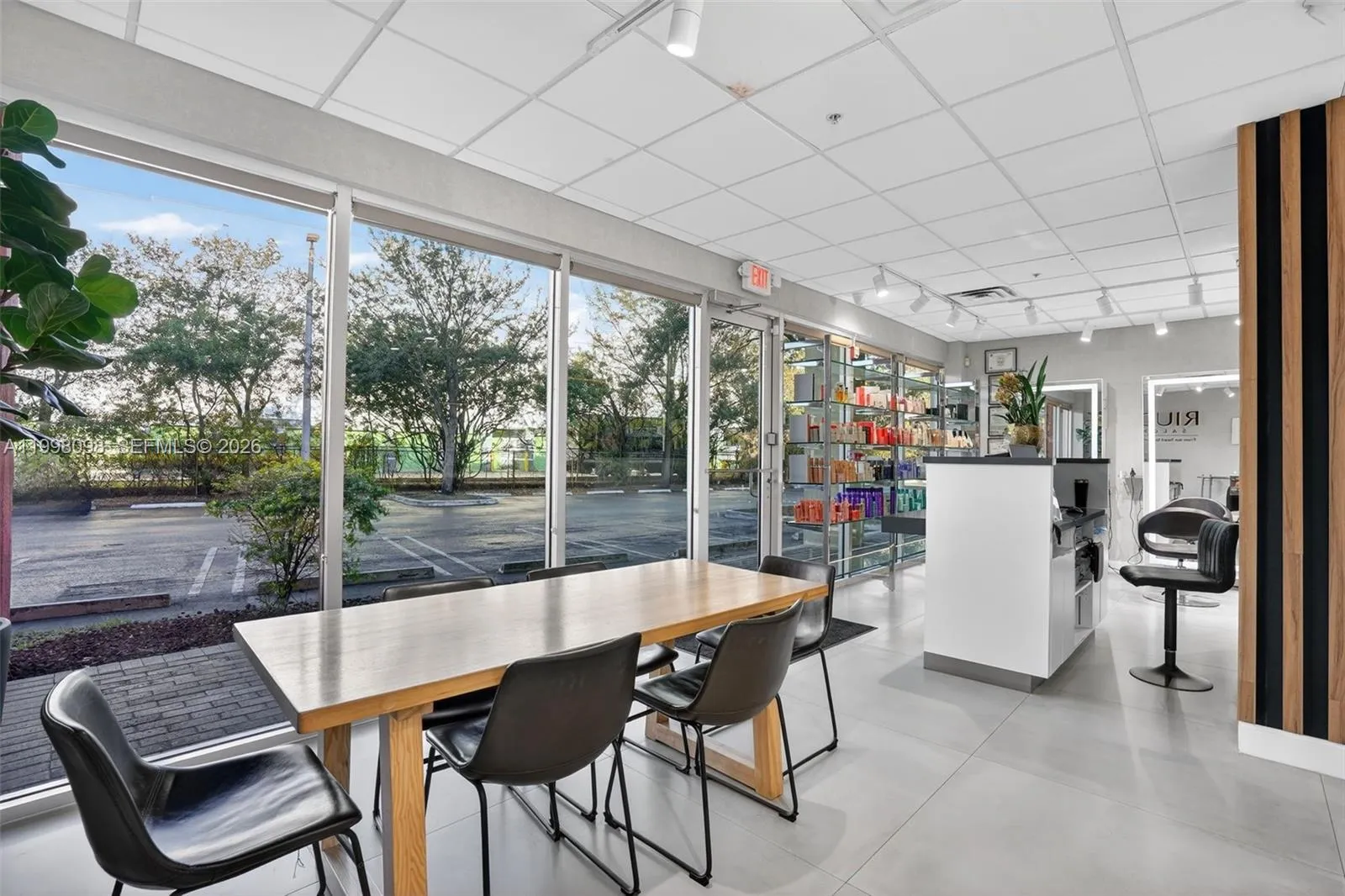 Beauty Salon For Sale In Hialeah, Hialeah, Florida, Hialeah, Florida 33015, ,Commercial Sale,For Sale,Beauty Salon For Sale In Hialeah, Hialeah, Florida,A11998098