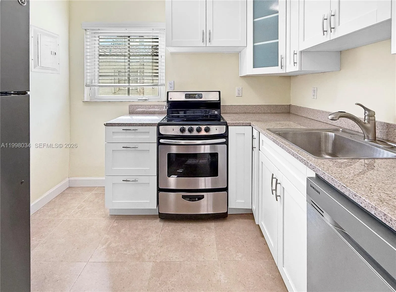 215 Sidonia Ave, Coral Gables, Florida 33134, Coral Gables, Florida 33134, ,Residential Income,For Sale,215 Sidonia Ave, Coral Gables, Florida 33134,A11998034