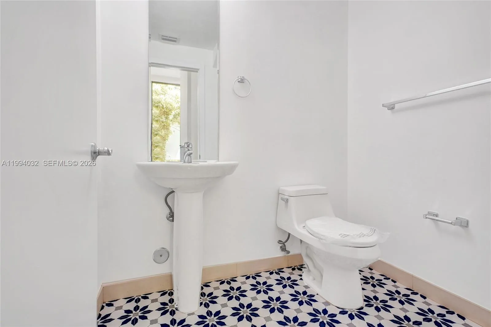 Guest bathroom ground floor