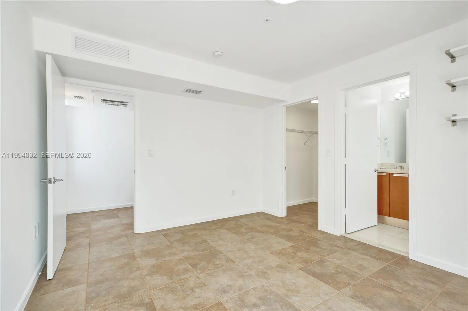 163 N Shore Dr 163-6, Miami Beach, Florida 33141, Miami Beach, Florida 33141, 3 Bedrooms Bedrooms, ,3 BathroomsBathrooms,Residential,For Sale,163 N Shore Dr 163-6, Miami Beach, Florida 33141,A11994032