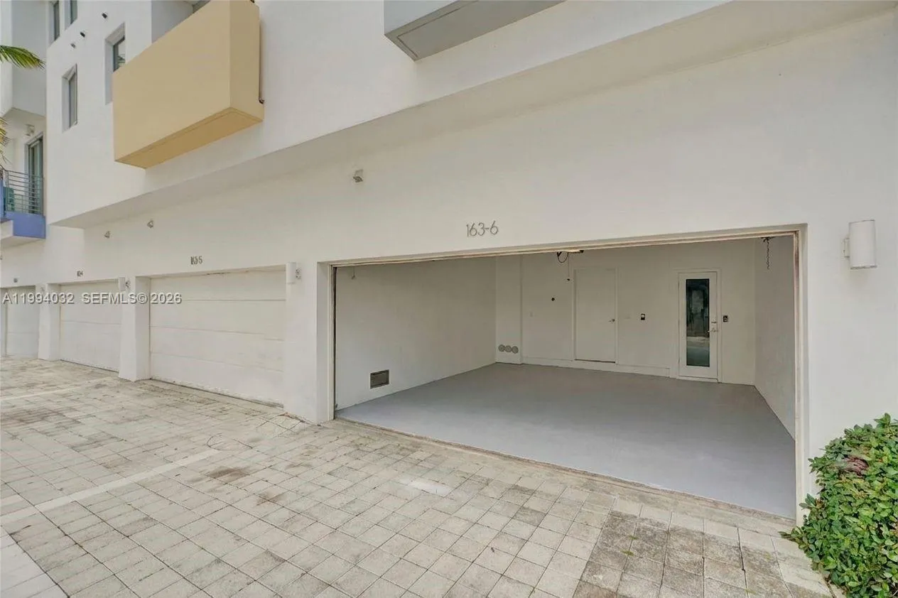 163 N Shore Dr 163-6, Miami Beach, Florida 33141, Miami Beach, Florida 33141, 3 Bedrooms Bedrooms, ,3 BathroomsBathrooms,Residential,For Sale,163 N Shore Dr 163-6, Miami Beach, Florida 33141,A11994032